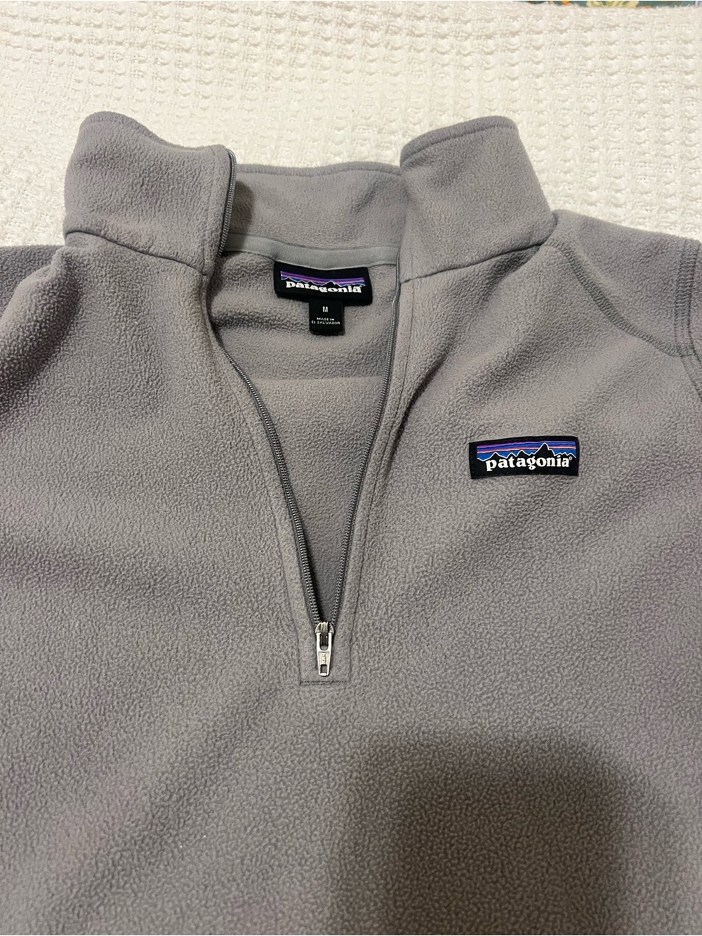 Patagonia women’s Light Gray 1/4 Zip Fleece Pullover
